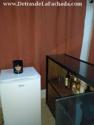 Calle 24 #406 entre 23 y 25. Vedado. La Habana