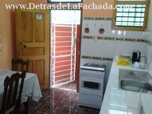 Calle 25 ·958 bajos entre Paseo y 2