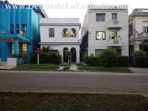 Calle 24 #406 entre 23 y 25. Vedado. La Habana