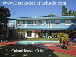 House with pool in Siboney