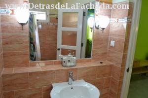 Goss nº 9 e/ Ave. Lacret y Luis Estevez.