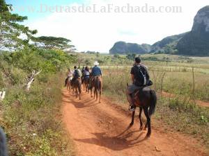 Calle Orlando Nodarse # 1-2 entre Pasaje B y calle Adela Azcuy