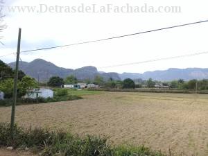 Carretera  Cementerio, Km 1