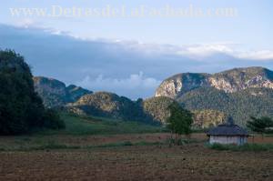 Calle Orlando Nodarse # 1-2 entre Pasaje B y calle Adela Azcuy