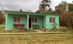 Vista dela casa con su entorno