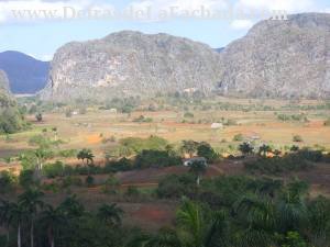 Calle Orlando Nodarse # 1-2 entre Pasaje B y calle Adela Azcuy