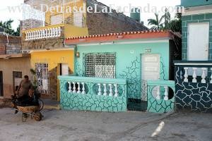 Calle Buen Retiro # 100 entre calle Santo Domingo y Calle San Procopio.