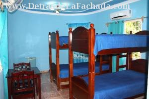 Calle Buen Retiro # 75 e/c calle Luz y San Procopio.