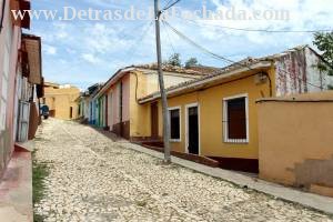 Media Luna 55-B e/c Jesus Menendez y Julio Antonio Mella.