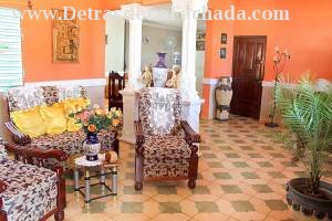 Calle E # 3 entre calle 2da y calle 4ta. Reparto 1ro de mayo.