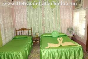 Camilo Cienfuegos 352 e/c Pedro Manuel Fritze y Julio Antonio Mella.