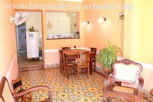 Calle Santo Domingo 182 A entre calle Jesús María y calle Borrell.