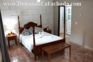 Aguacate # 108 e/c Santo Domingo y Angustia