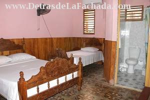 Calle Santo Domingo # 156 entre calle Borrell y calle Jesús María.