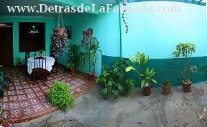 Pedro Zerquera # 172 entre Lino Perez y Camilo Cienfuegos