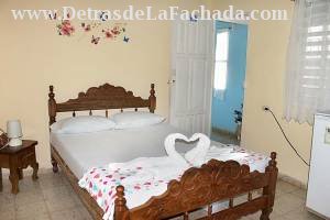 Calle Cruz Verde # 250 entre calle Guaurabo y calle Candelaria.