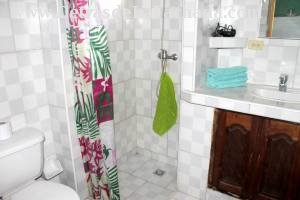 Clemente Pereira 114-A e/c Simón Bolívar y Fidel Claro.