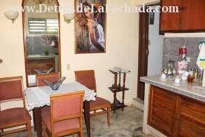 Calle B # 12 A (altos) entre 1ra y Línea. Reparto La Purísima.