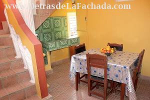 Calle Carret (Antonio Duménigo)  # 67 entre calle Guásima y calle Gutiérrez.