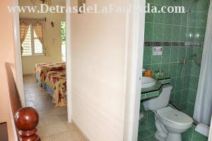 Calle Concordia # 130 entre callejón de San Diego y calle Santa Ana.