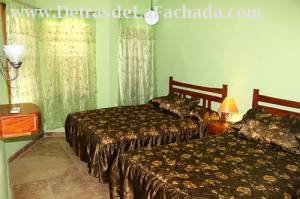 Calle Rosario # 135 entre calle Frank País y calle Cruz Verde.