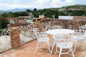 Callejón de Galdos # 1-A e/c Alameda y Media Luna.