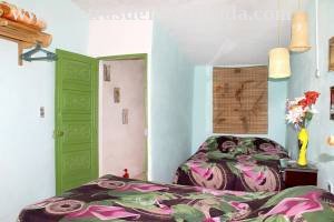 Calle Lirio Blanco # 372 entre calle Paz y calle Colón.