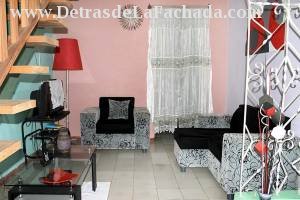 Calle Santo Domingo # 169-A entre calle Borrell y calle Jesús María.