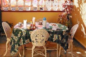 Calle Cruz Verde # 84-A (altos) entre calle Desengaño y callejón de las Angarillas.