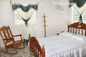 Calle Buen Retiro # 179-A entre calle América y calle Eliope Paz.