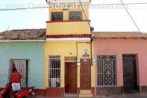 Calle Lirio Blanco # 311 entre calle San Procopio y calle Paz.