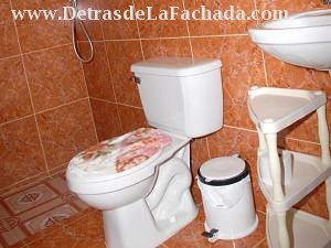 Pablo Pitch Girón 258 e/c Vicente Zuyama e Independencia.