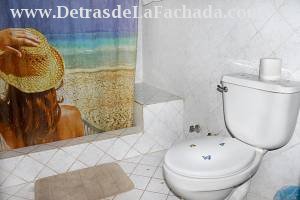 Calle Santo Domingo 182 A entre calle Jesús María y calle Borrell.