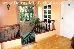 Calle Gutiérrez # 389 entre Colón y San Procopio.