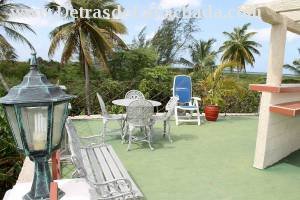 Calle Valdespino # 65 B entre Real y Jovellanos.