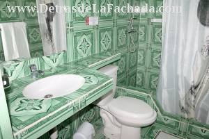 Calle Carret (Antonio Duménigo)  # 67 entre calle Guásima y calle Gutiérrez.