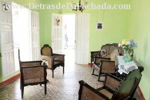 Calle San Procopio # 552 entre calle Lirio y calle Santa Ana.