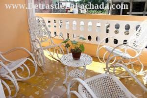 Calle Cruz Verde # 84-A (altos) entre calle Desengaño y callejón de las Angarillas.