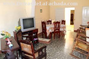 Media Luna 55-B e/c Jesus Menendez y Julio Antonio Mella.