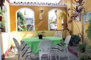 Calle Cruz Verde # 84-A (altos) entre calle Desengaño y callejón de las Angarillas.