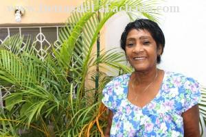 Buen Retiro # 142 entre Santo Domingo y Frank Hidalgo Gato.