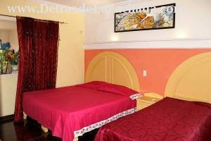 Calle Rosario # 117 entre callejón del Aguacate y calle Cruz Verde.