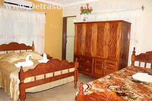 Calle E # 3 entre calle 2da y calle 4ta. Reparto 1ro de mayo.