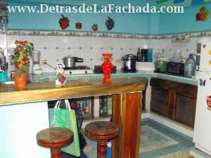 Anastacio Cardenas 356 e/c Simón Bolivar y Francisco J. Zerquera.