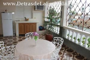 Calle Valdespino # 65 B entre Real y Jovellanos.