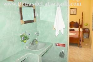 Callejón de Galdós # 2 entre calle Alameda y calle Media Luna.