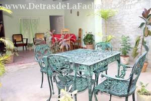 Callejón del Aguacate # 116 entre calle Santo Domingo y calle Angustia.