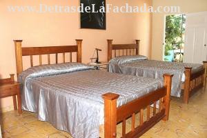 Calle Gutiérrez # 389 entre Colón y San Procopio.