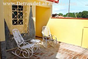 Calle Frank País # 399 entre calle Desengaño y calle Rosario.