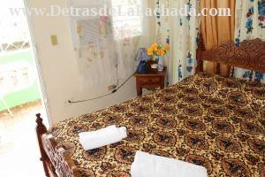 Buen Retiro # 142 entre Santo Domingo y Frank Hidalgo Gato.